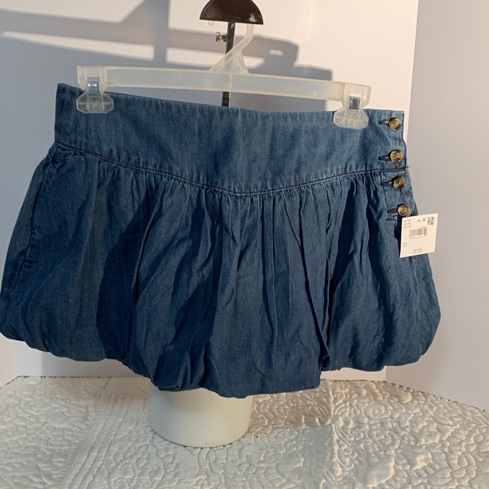 American Eagle Outfitters light weight with spanks bubble skort